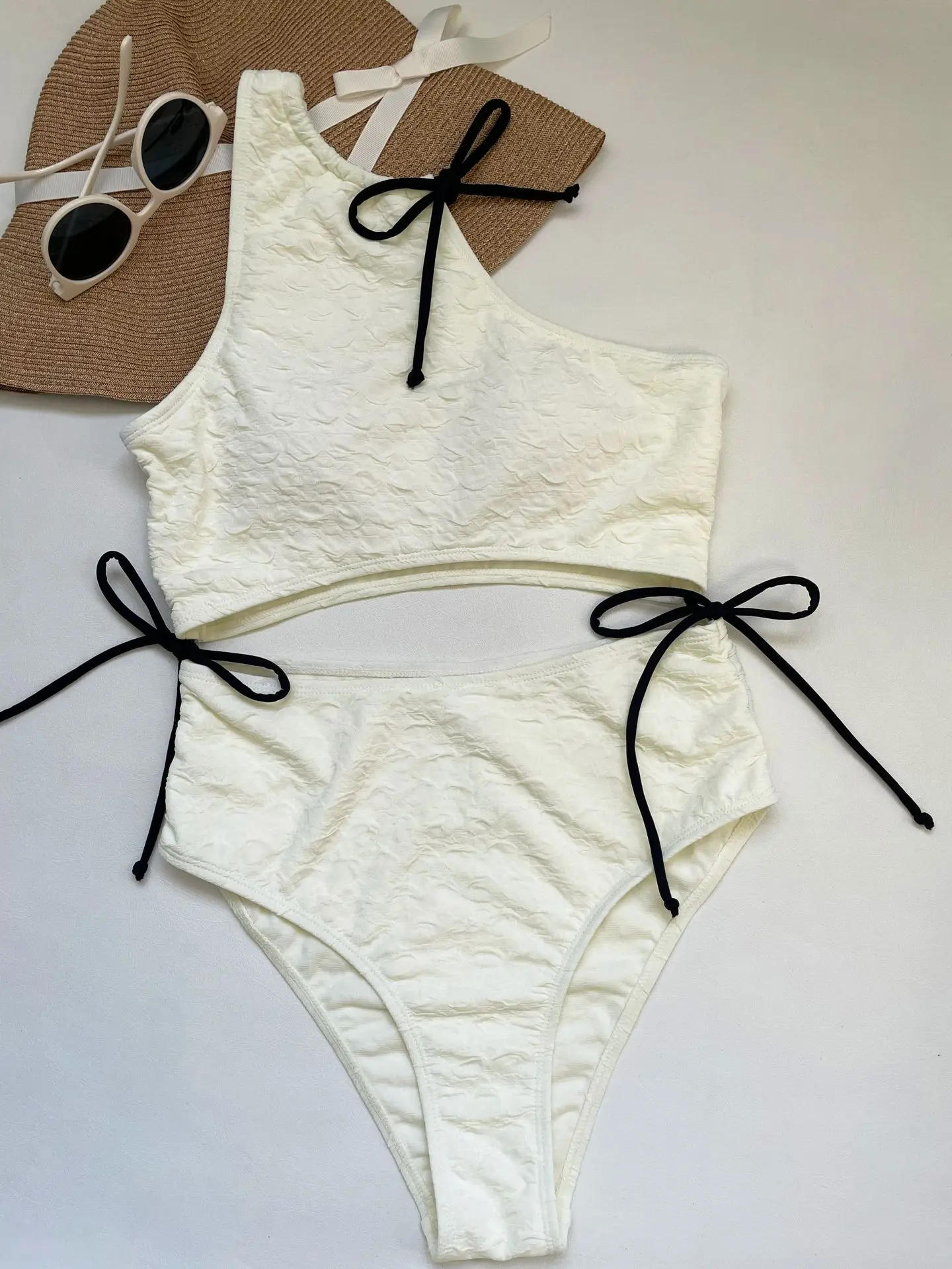 Рисунок 4 - Специальный тканевый купальник