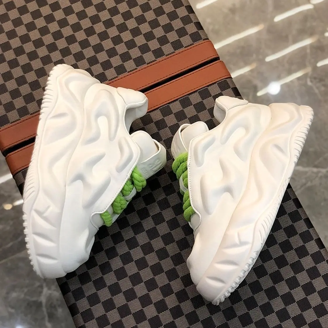 2024 New Thick Bottom Increased Ultra-Light Non-Slip Wear-Resistant Comfortable Bread Casual Sneakers Men 4