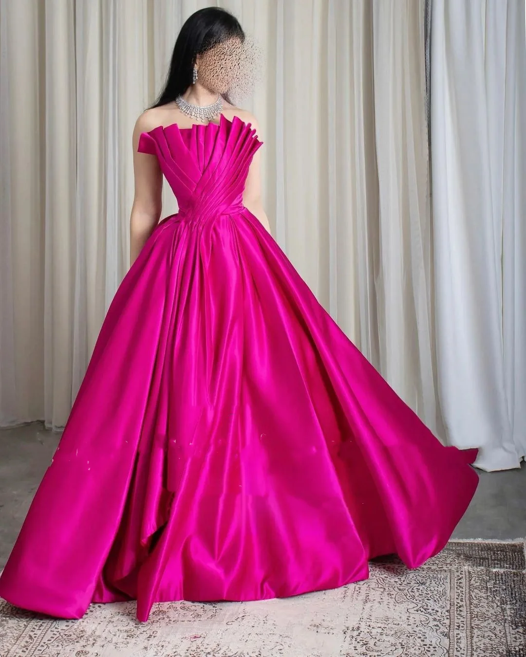 

Rose Red Saudi Arabic Satin Prom Dresses Pleated Strapless Off Shoulder A-Line Dubai Formal Evening Dresses Party Occasion Gowns