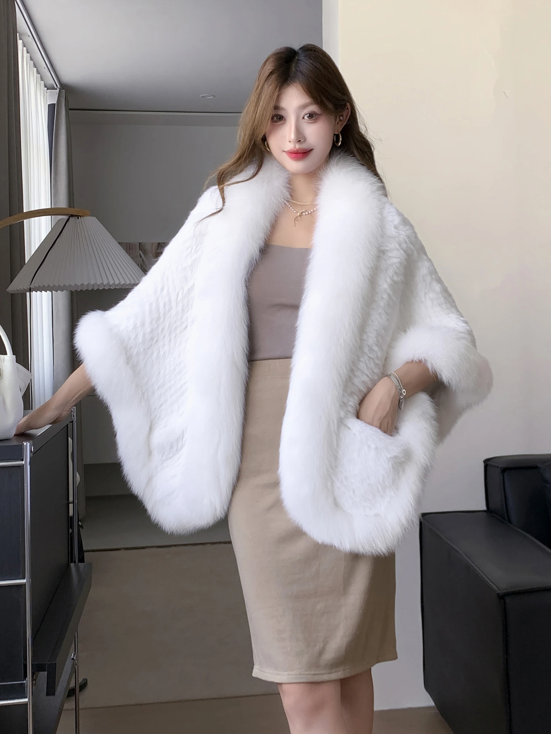 HARPPIHOP Fur Coat Front View