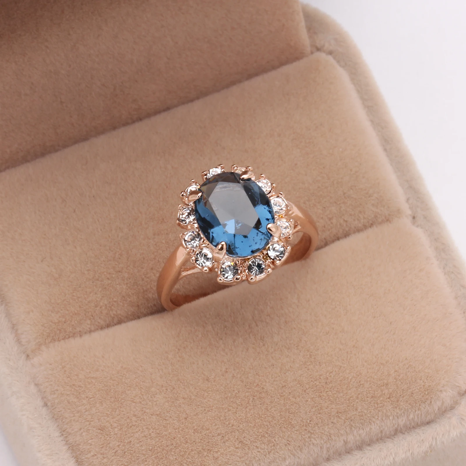 Classic Big Crystal Rings For Women Luxury Zircon Rose Gold Color Women's Ring Wedding Engagement Anniversary Jewelry R189