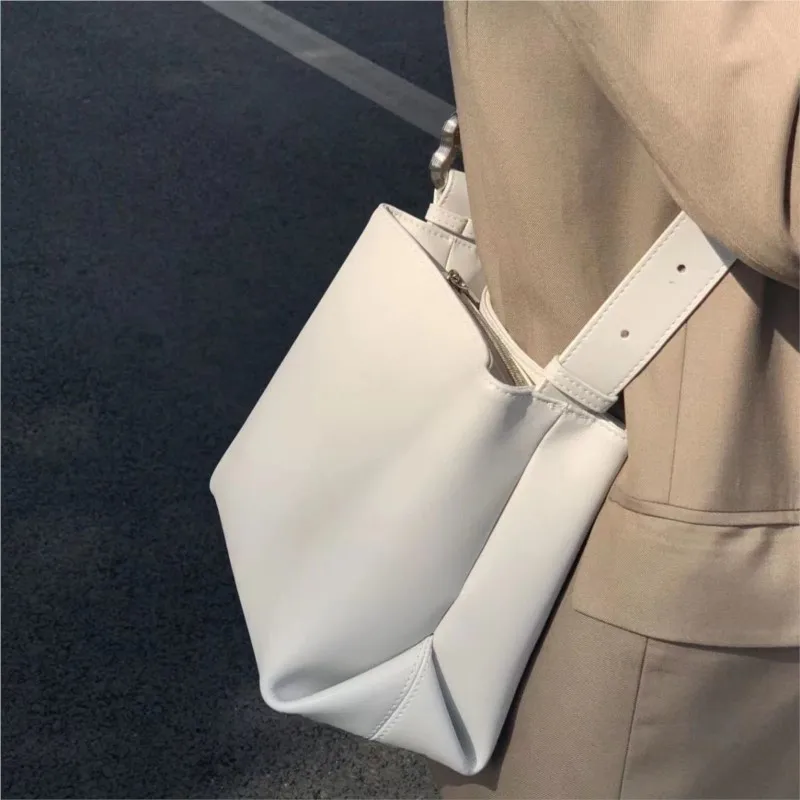 Solid Color Leather Large Capacity Tote Bag Women Square Minimalist Commute Bucket Shoulder Bag Ladies Casual Crossbody Bag 2025