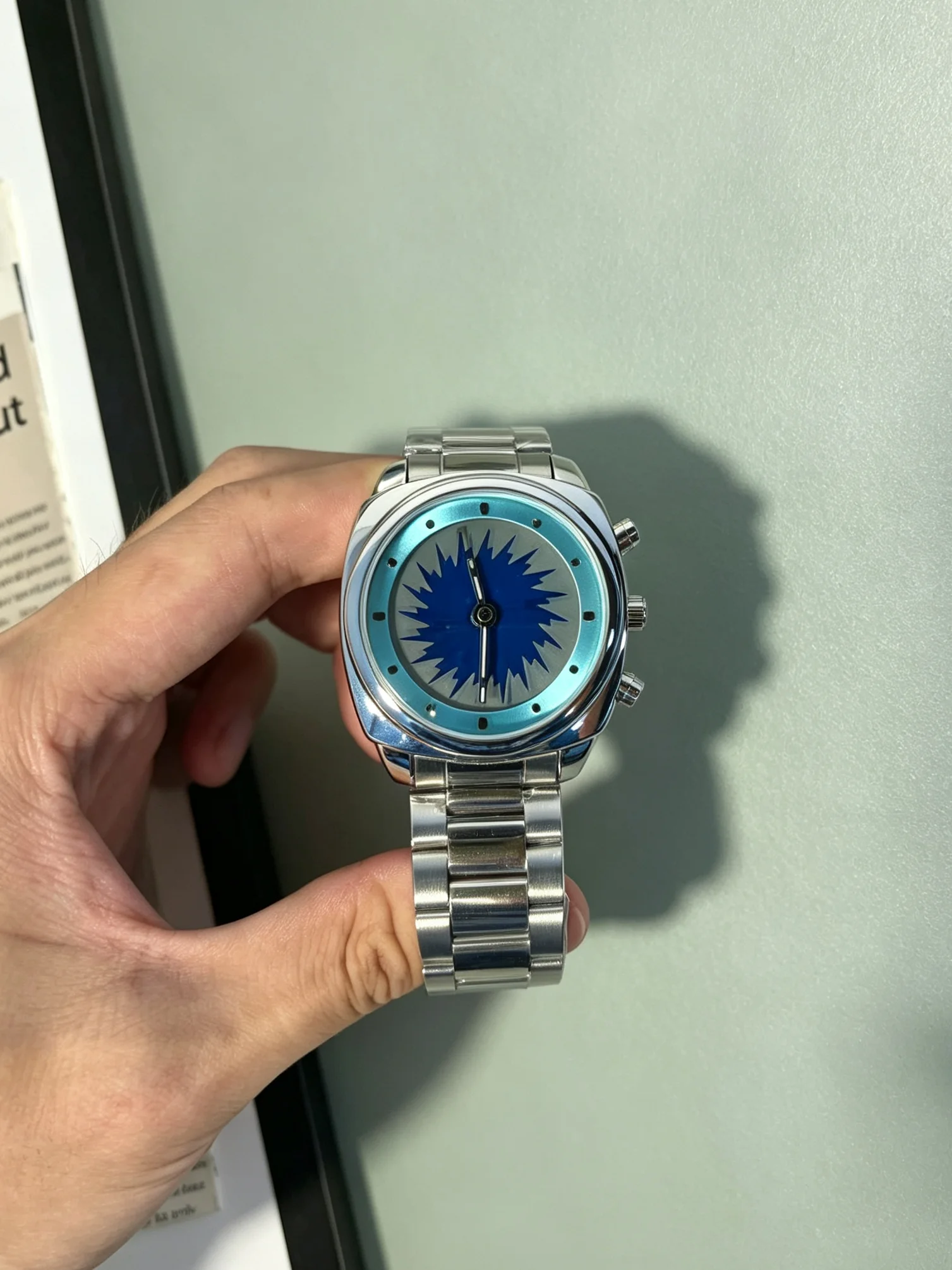 Dynamic Sparkling Fireworks Quartz Watch with Stainless Steel Strap - Available in Vibrant Colors