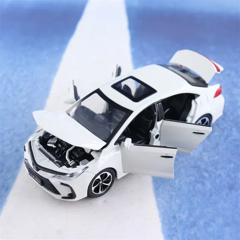 Modellino Toyota Corolla In Lega 1:32, Con Suono E Luce, Auto Giocattolo Per Bambini E Collezionisti! Nuovo, Regalo Perfetto.