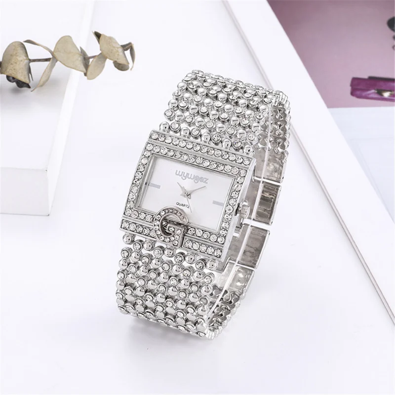 

Simple Square Gold Ladies Watch Fashion Classic Alloy Diamond Bracelet Ladies Watch Gold Silver Diamond Scale Dial Quartz Reloje