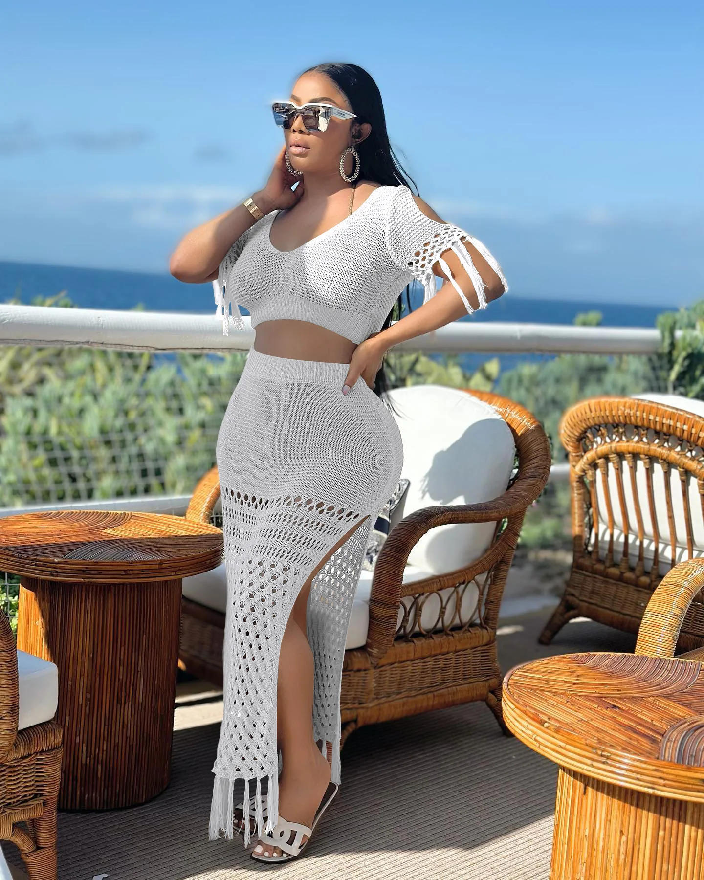 

Пляжный вязаный комплект из двух предметов Aniow, короткий топ с коротким рукавом и V-образным вырезом с бахромой и юбка с разрезом, сексуальный элегантный ажурный праздничный костюм