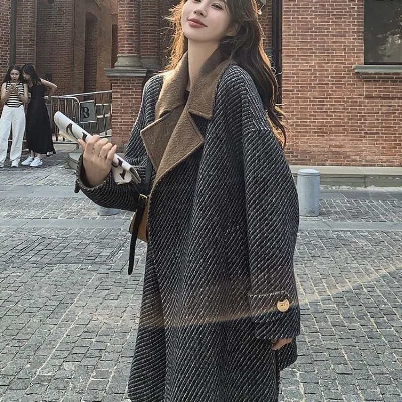 

SuperAen Korean Striped Contrasting Woolen Coat Women's Autumn and Winter 2024 New High-end Thickened Tweed Coat