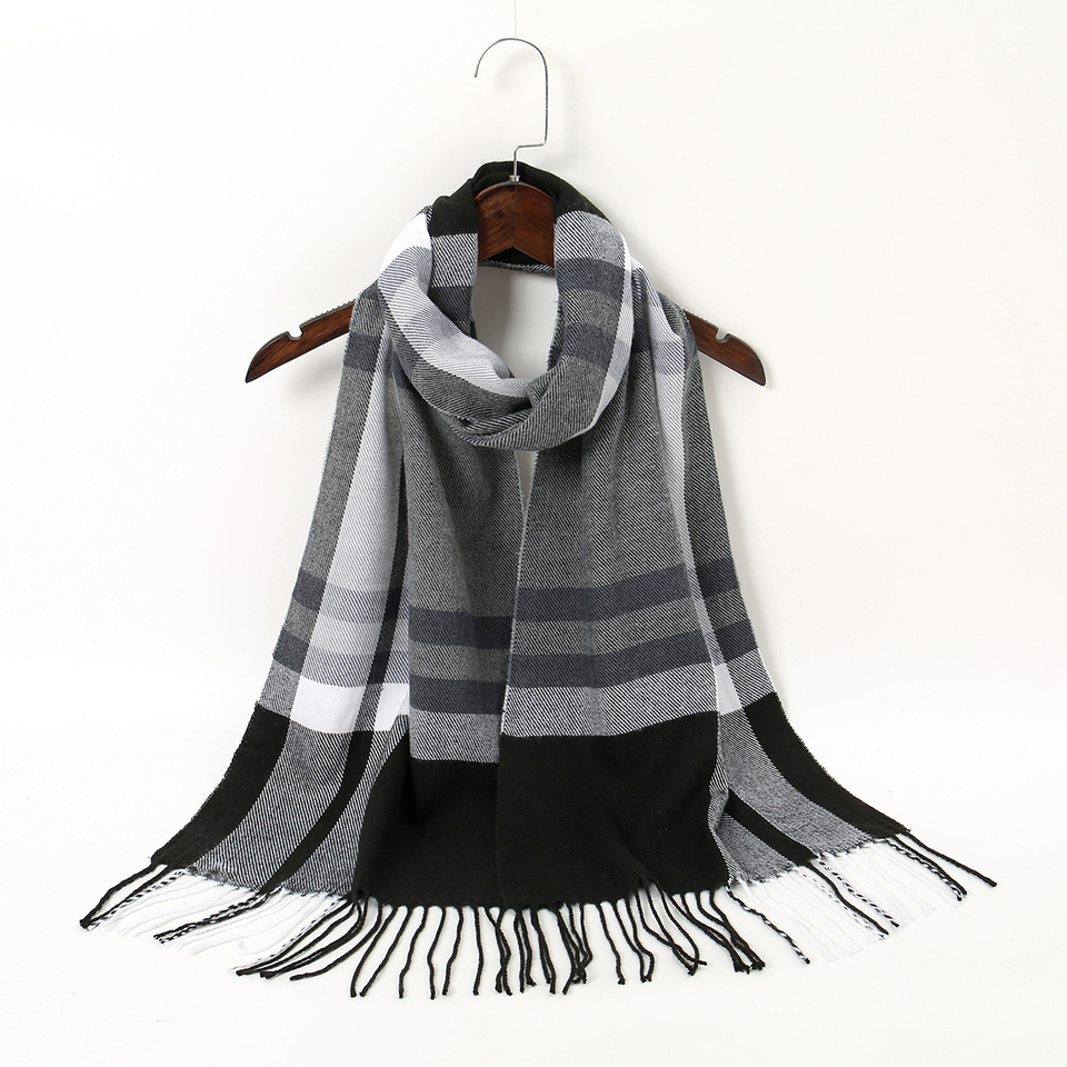 Female Fashion Thin Pashmina Soft and Warmth Outdoor Early Winter Classic Remove Edge Plaid Long Scarf with Tessels Muslim Shawl