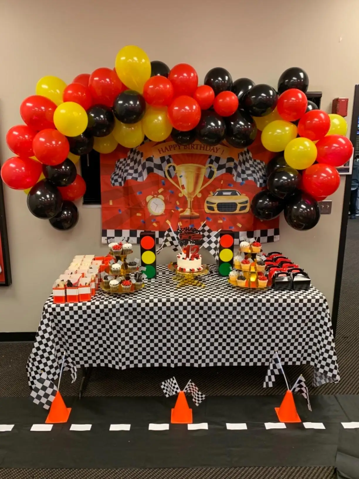 Car Theme Birthday Party Decoration | Cars Birthday Party ...