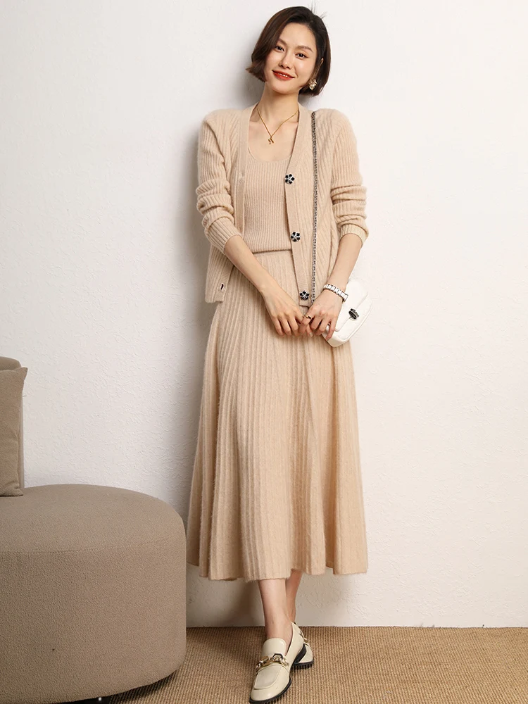 New Chic Pleated Cashmere Skirt Back View