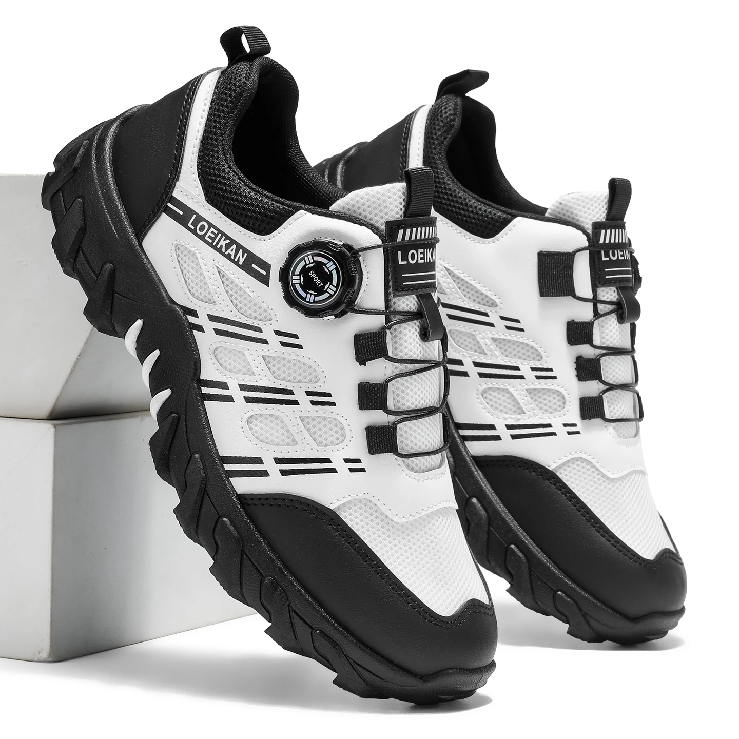 Men's All-Season Outdoor Casual Hiking Shoes, Comfortable and Breathable, Featuring a Twist Buckle Design.