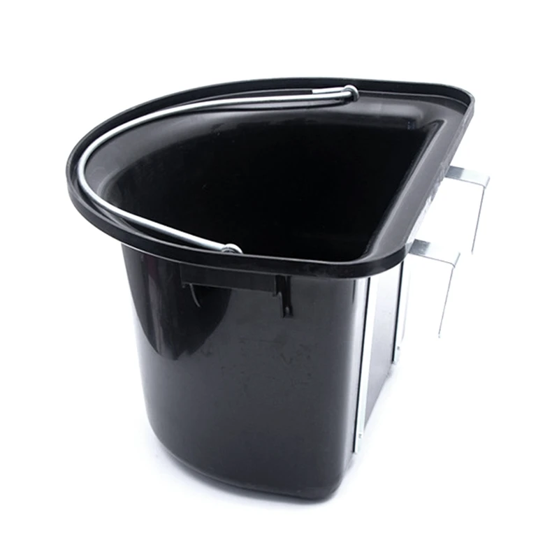 

1 PCS Flat Back Plastic Animal Feed Bucket Animal Feed Bucket Black Plastic+Metal With Metal Handle Horse Feed & Water Bucket