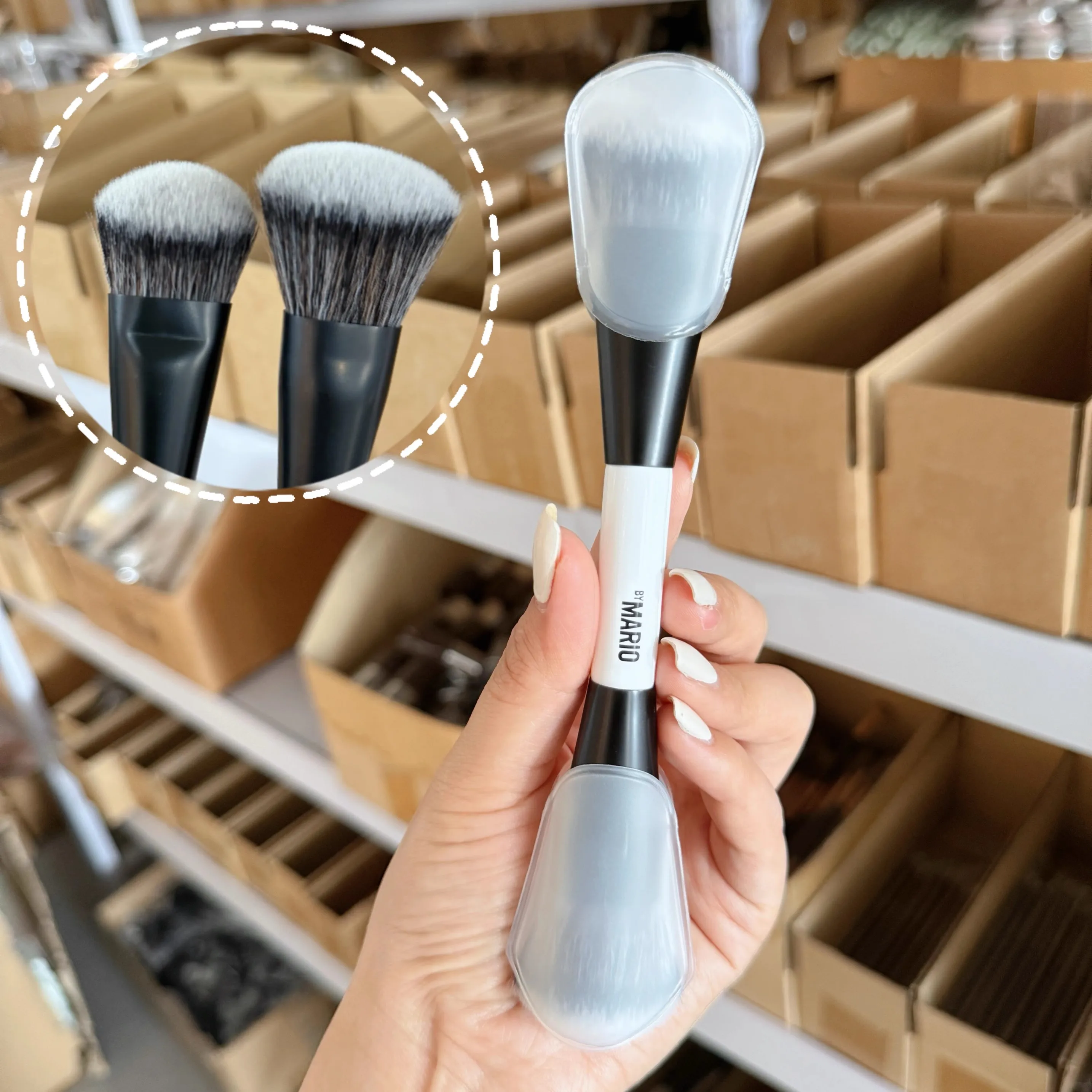 مجموعة مكياج تحديد الشفاه وهايلايتر من FV