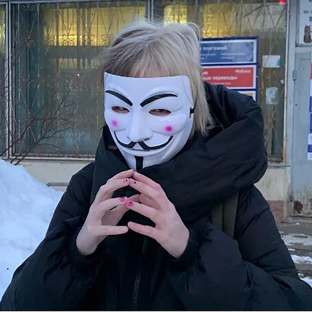 Masque facial d'Halloween, noir blanc V pour Vendetta Hackers Cos, masques  de cosplay d'Halloween, masques de bricolage Anime, vêtements de sauna  anonymes, 1 pièce - AliExpress