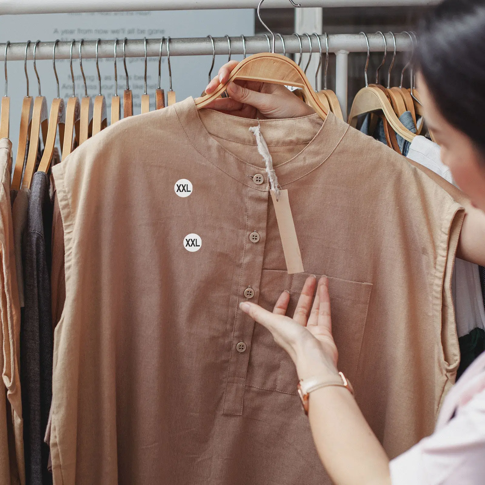 350개 검정색 자체 접착식 사이즈 라벨 스티커 (의류 소매용, 향상된 가시성, 다용도, 티셔츠, 스웨터, 코트 사이즈)