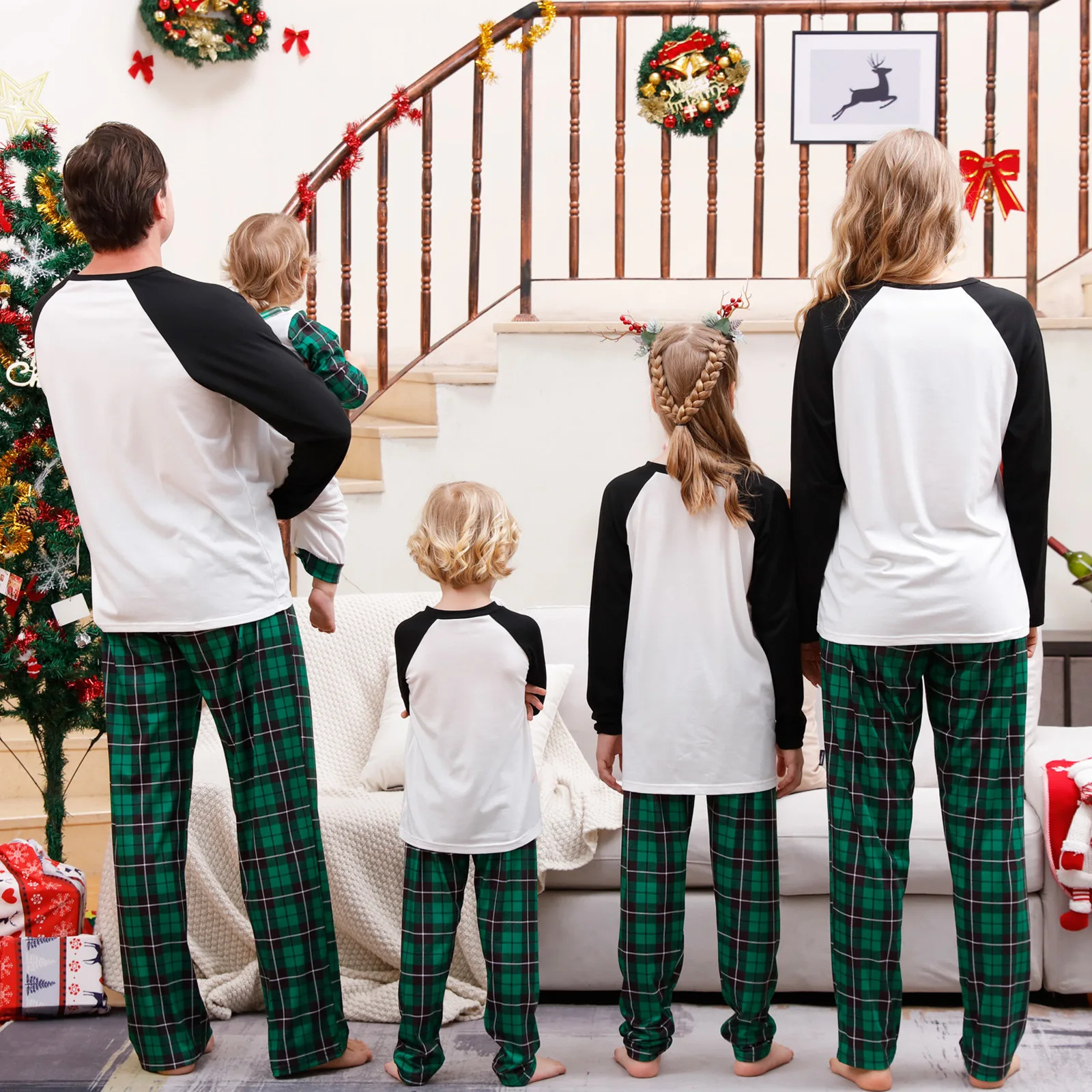 thumbnail image 5 of Conjuntos de ropa de estar por casa navideña Conjunto de pijama verde para mujer adulta Conjunto de pijama para la familia, 5 of 5