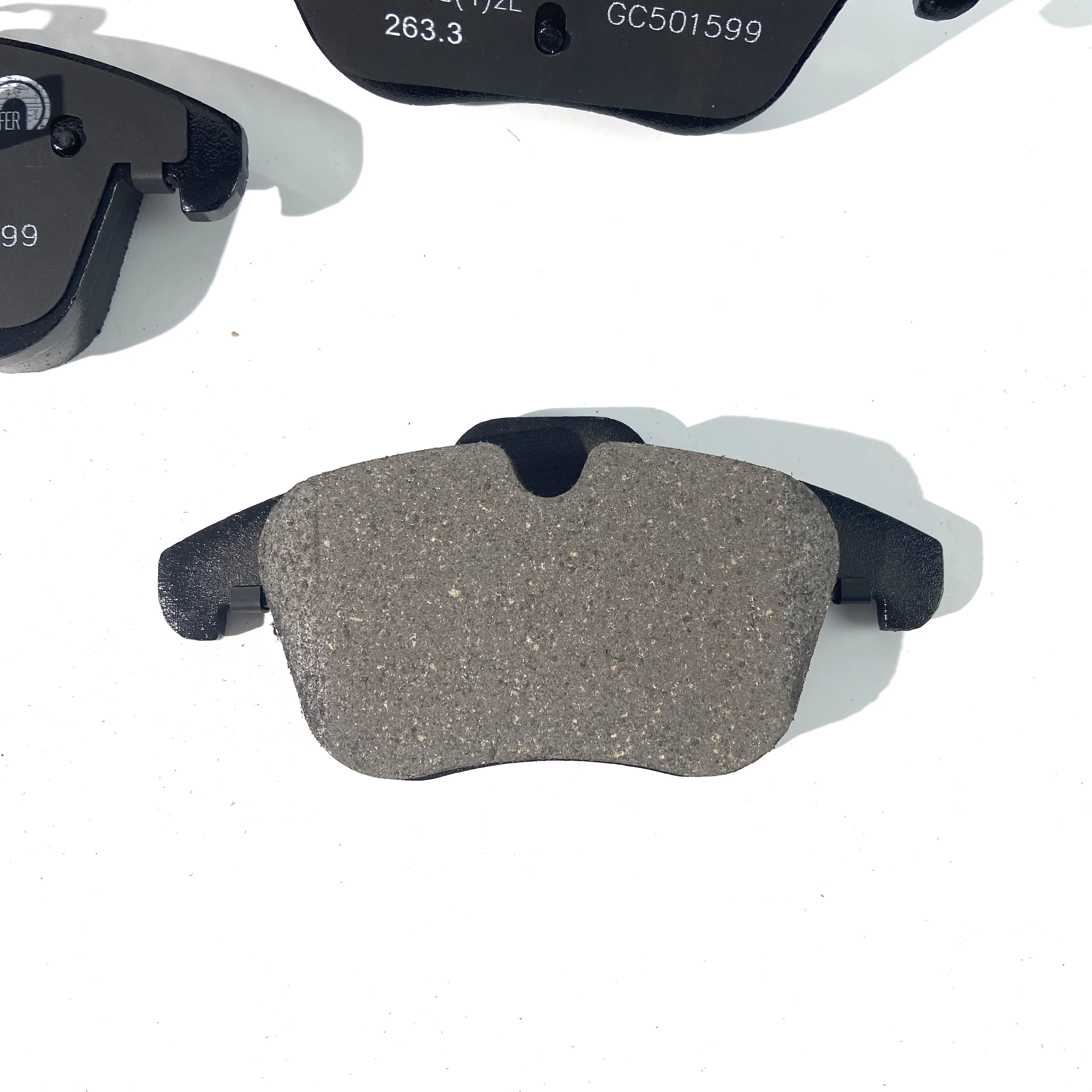 Front brake pad set LR004936 LR134692 C2C42014 for LAND ROVER RANGE ROVER EVOQUE LR2 Jaguar XF