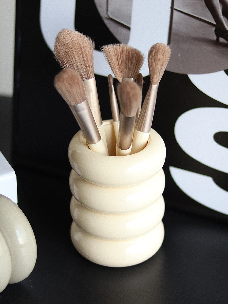 Epeiushome Nordic Ins Style Makeup Brush Storage Cartridge Brush Storage Box Resin Desktop Pen Storage Dressing Table 3