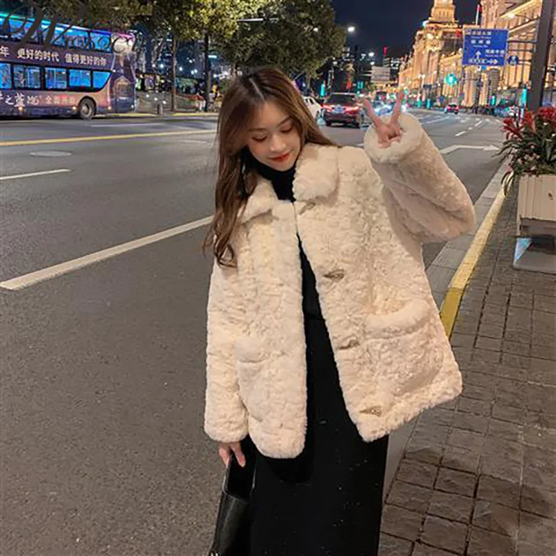 

2023 New Korean Fashion Faux Fur Winter Jacket Women Imitation Rabbit Fur Casual Coat Loose Casual Lamb Fleece Coat