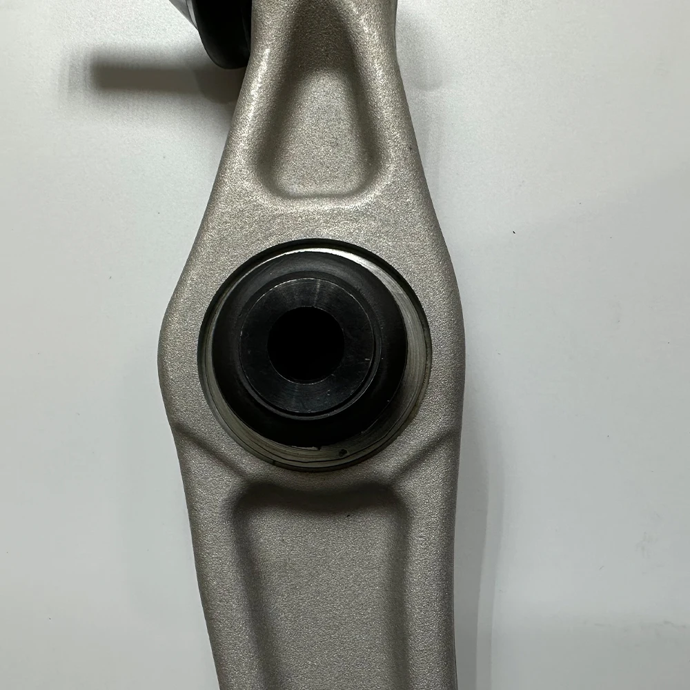 ذراع تعليق أمامي يسار/يمين موديل S 104895100B