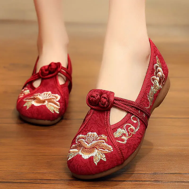 Ethnic Style Embroidered Shoes Women2023 Spring Summershallow Mouth Soft Sole Women Casual Cloth Shoes Comfortable Dancing Shoes