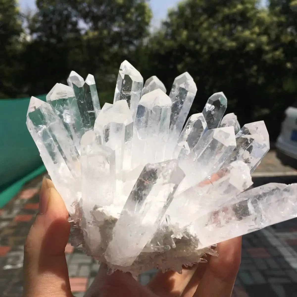 Natural White Crystal Cluster Original Stone Ornaments Degaussing Anti-Radiation Living Room Office Decoration Ornaments Gift 150 220g natural rough celestite crystal stone cluster mineral specimen for home decoration office ornaments