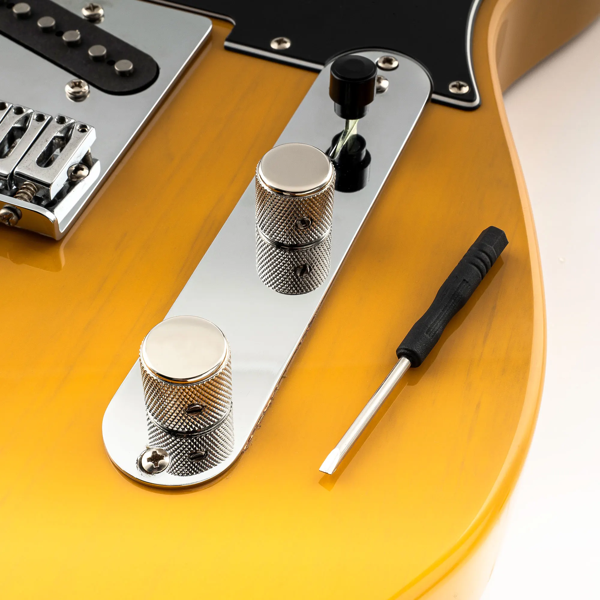 Musiclily Pro 1/4 Zoll Aluminium Flat Top Universal Fitting Control Knob mit Stellschraube für Fender Mexico Player Tele (2er-Set) – Detail 22