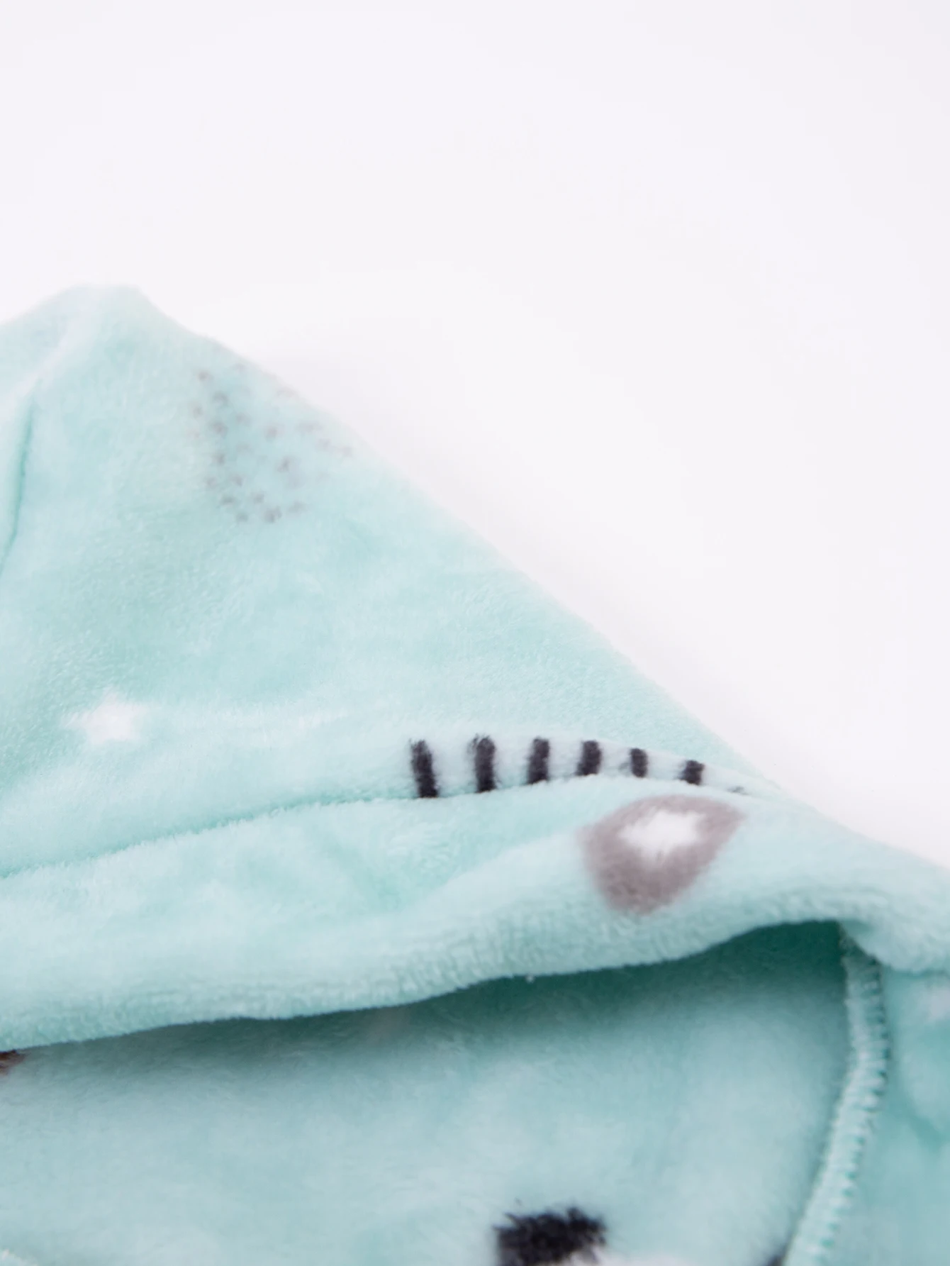 Winter Children's, Boys' and Girls' Bathrobes with Cute Printed Pattern Pajamas, Warm and Comfortable Flannel Bathrobes