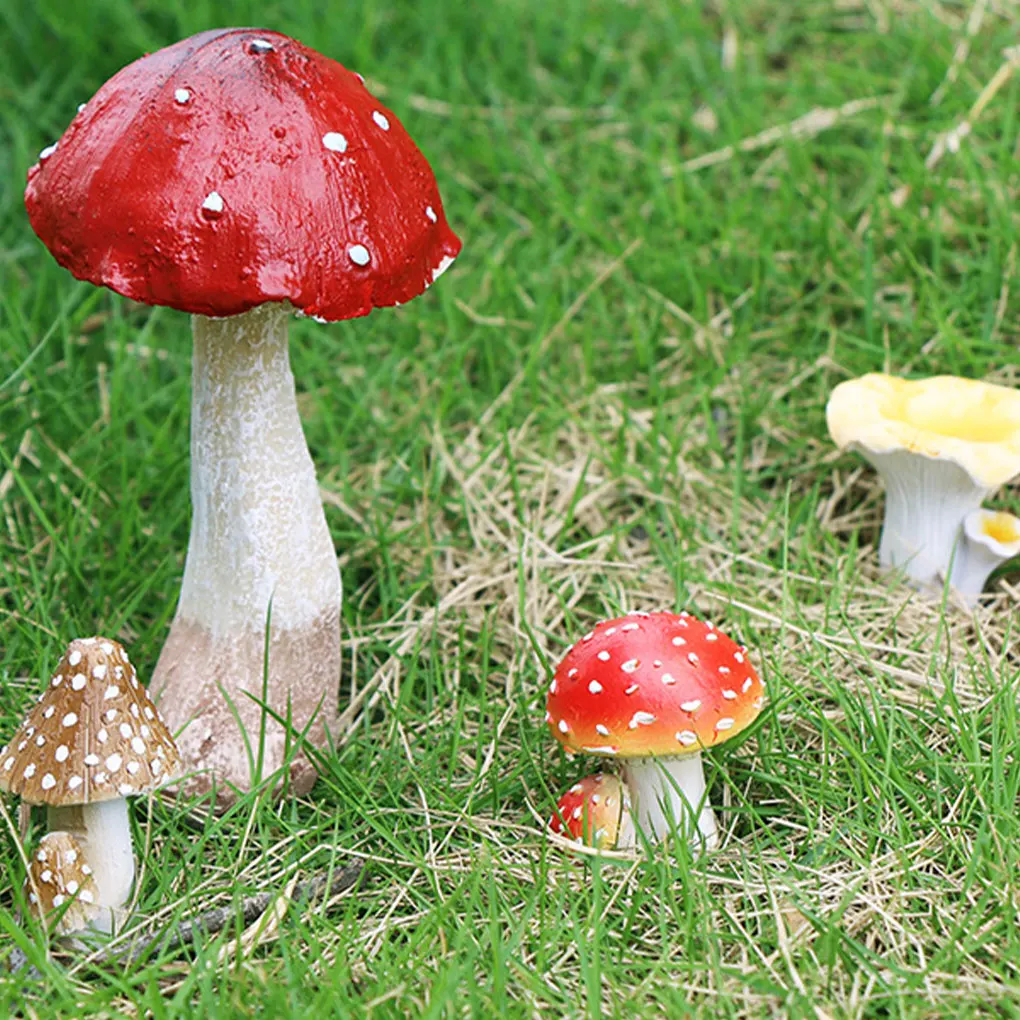 귀여운 송진 화분에 심은 정원 장식, 밝은 색상, 야외 공간 풍경 장식