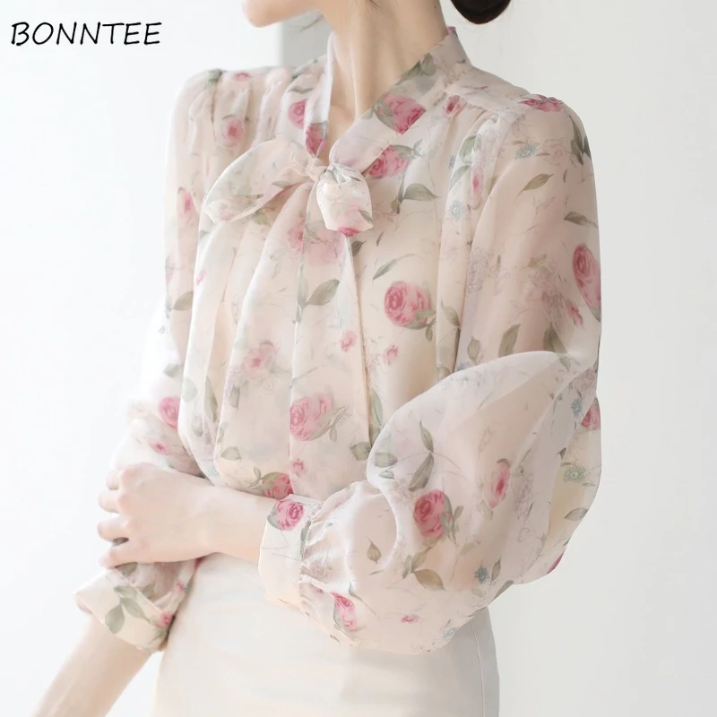 

Блузка женская с длинным рукавом и воротником-стойкой