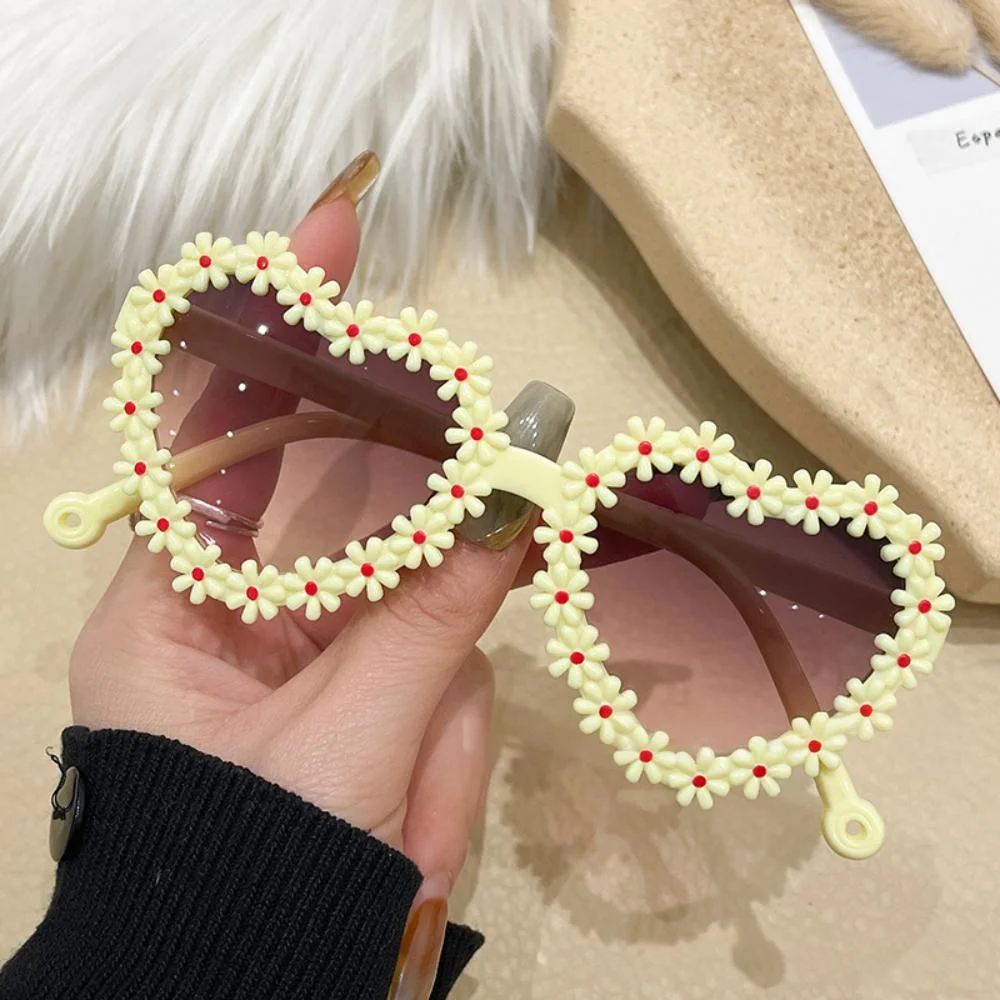 Retro Heart-Shaped Daisy Sunglasses Uv400 Outdoor Children Lovely Protective Sunglasses Kids Sun Glasses Eyewear Accessories