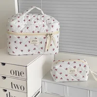 Gros cerise fourre-tout femmes sac de maquillage Portable mignon dames cosmétique toilette pochette de rangement sac à main coton matelassé sac à fermeture éclair 3