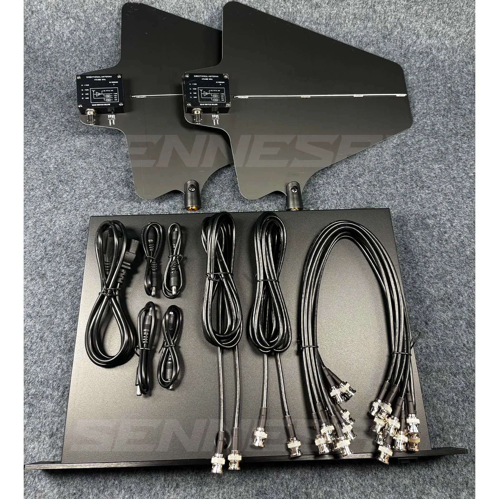 Antenna Signal Booster UA845UWB UA844 Antenna Amplifier Distributor System UHF 470-900MHz Frequency 10 Channels Antena Booster For Wireless Microphone