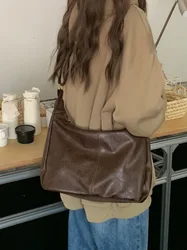Luxurious Large Capacity Women's Tote Bag - 2023 Fashion Designer Handcrafted PU Leather Handbag - 30X10X22CM (Coffee)