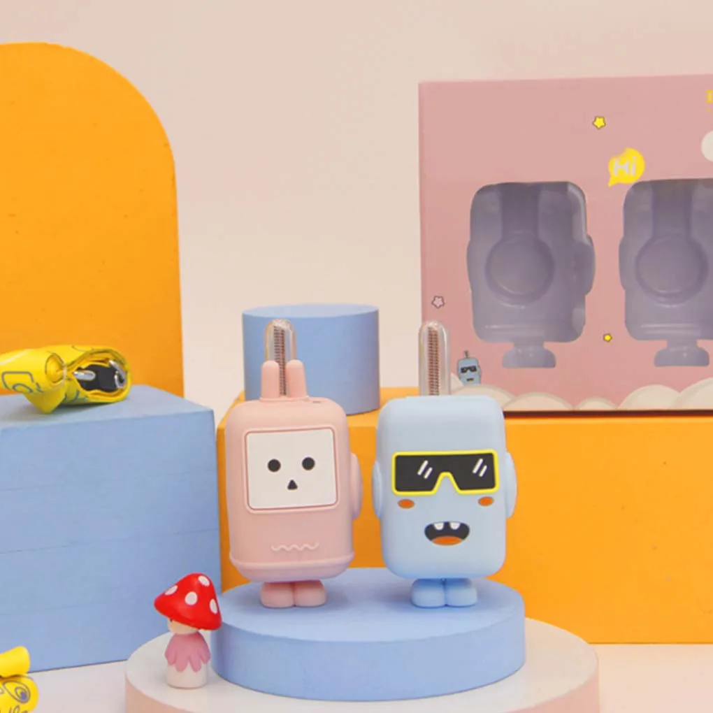 

2pcs Portable Electric Interphone Robot-shaped Interphones Lightweight Charging Parent-Child Interactive Toys Lanyard