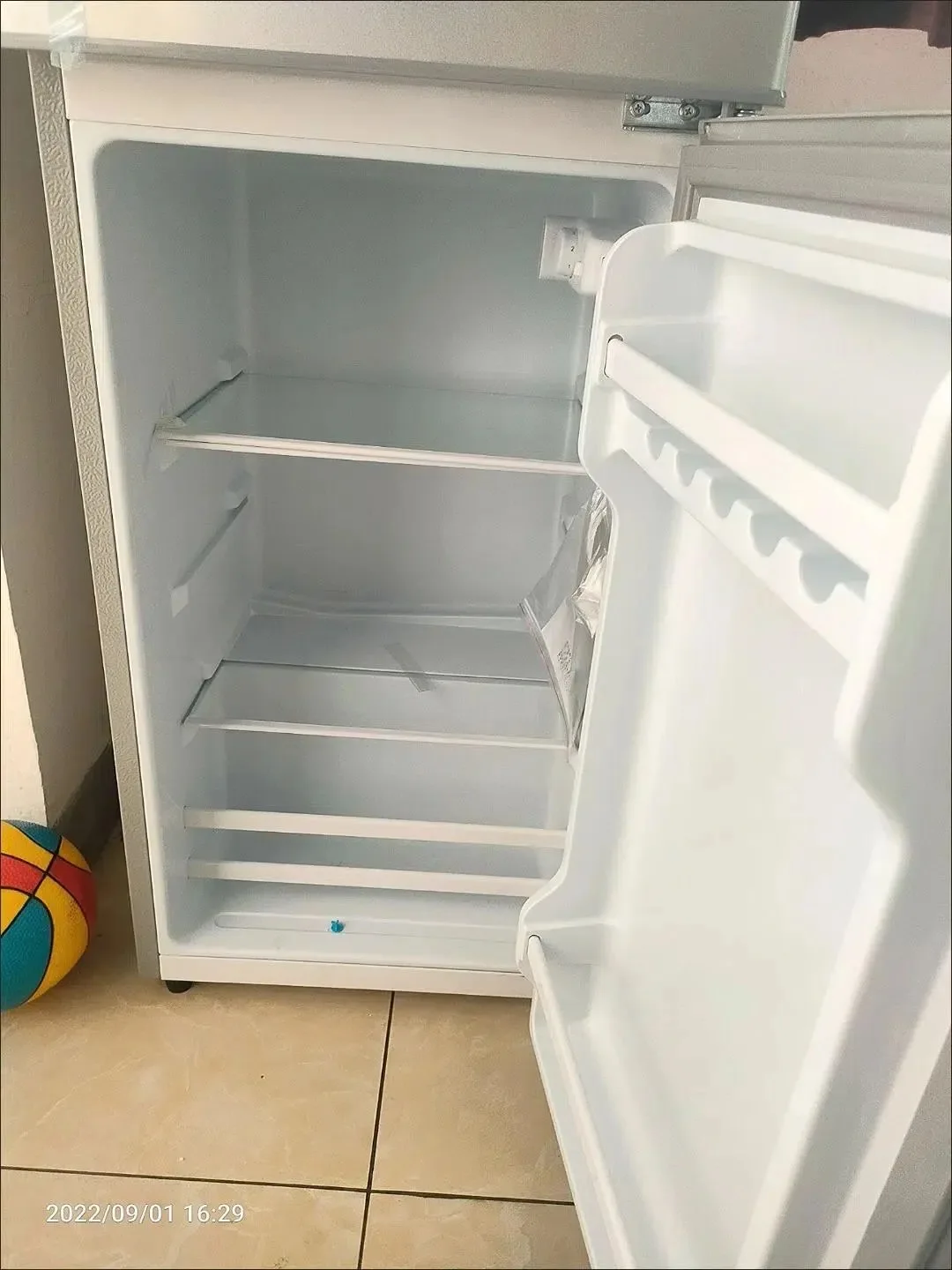 D Best-selling 156L Liter Two-Door Refrigerator for Home Use with Cold Storage and Fresh-Keeping Functions Freezer