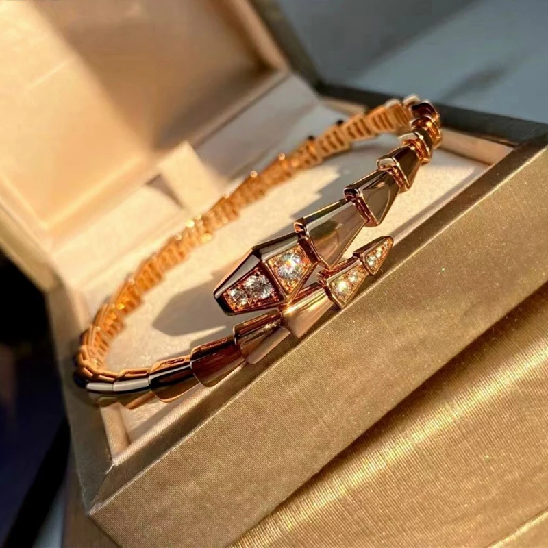     Ӹ  ̾Ƹ  ,   ̱  м 귣 ־ 