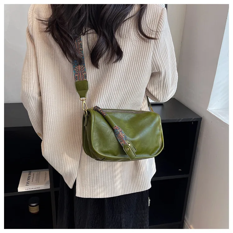 Explosive Shoulder Bag Dumpling Women's Popular Bag Female New Fashion Broadband Pillow Bag