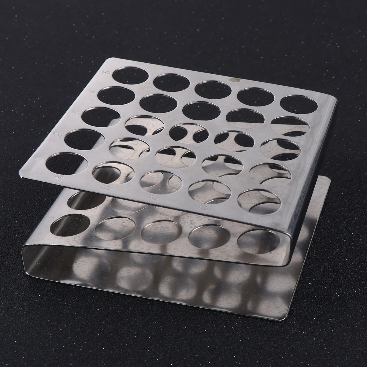 

Metal 25 Vents Test Tube Rack Holder Z Shaped Pipe Stand School Laboratory Supplies Accessories for School (Silver)