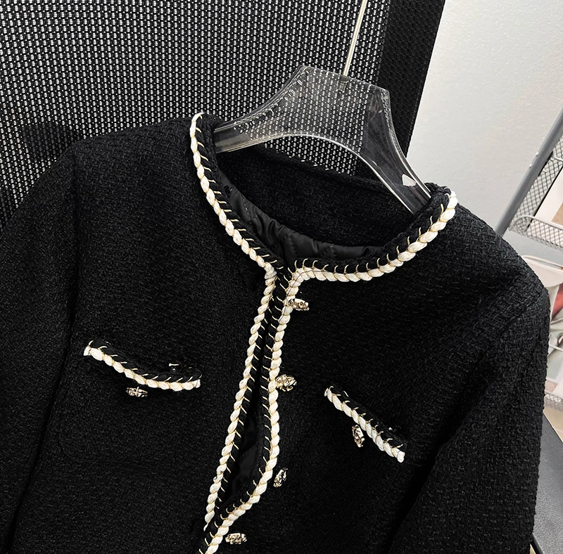 Vintage Black Tweed Jacket Women Cropped Quilted Coat Elegant Commute Blazer Winter Ladies Korean Thicken Short Outerwear