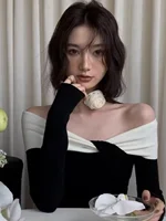 Unique One-oulder Long Sve Base irt Women's Inner Wear Autumn Winter Top Brand Tag Clip Korean Sle Slim Fit T-irt