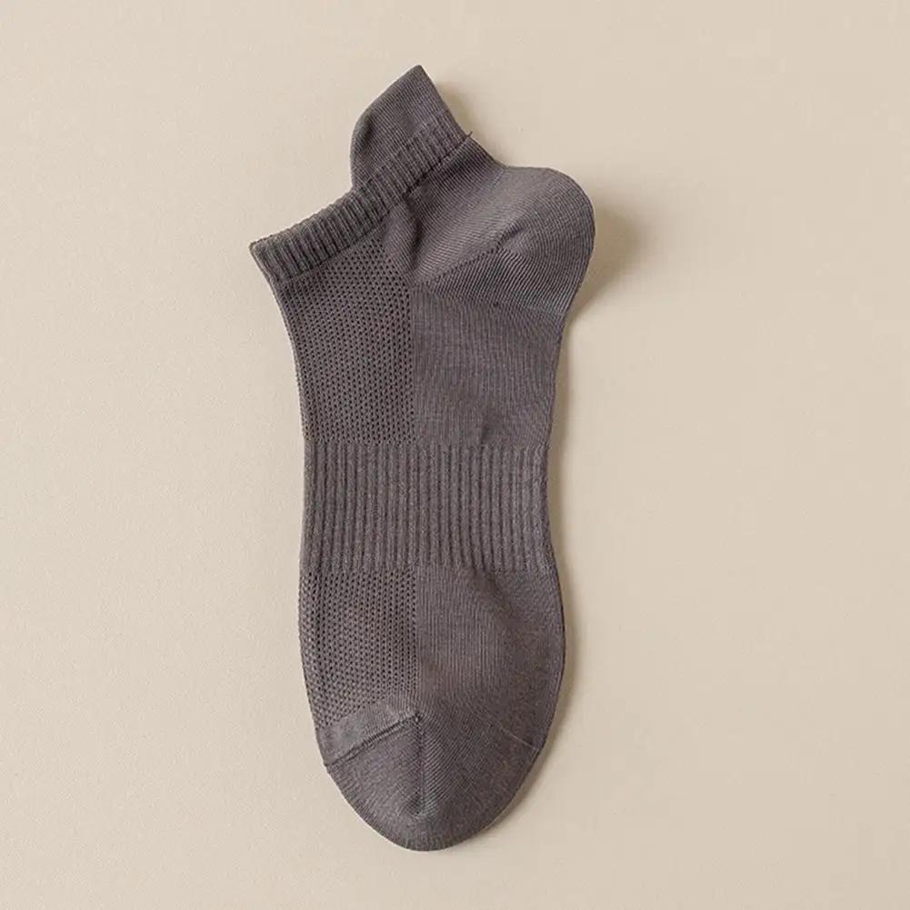 

Sports Shoes Socks Solid Color Boat Socks Men's Low-cut Boat Socks with High Elasticity Anti-slip Features for Sports Everyday