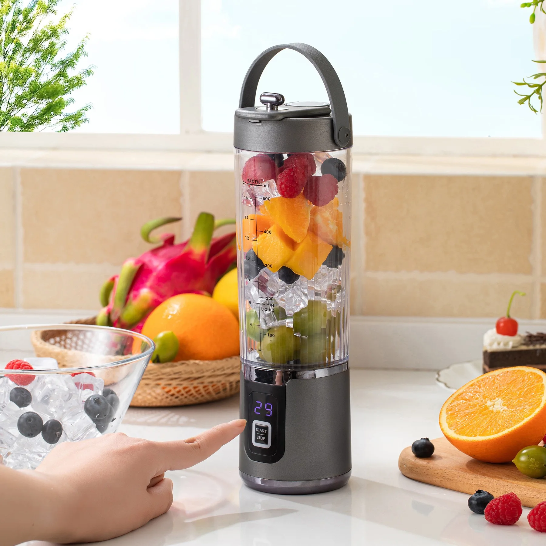 Portable Electric Juicing Cup, Mini Wireless Fruit Blender, USB Rechargeable Multifunctional Kitchen Juicer for Outdoor Use 3