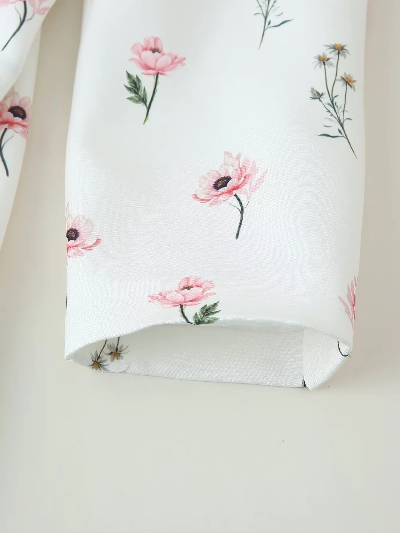 2025 Spring Autumn Lacing Up Bow Sashes Beige Floral Print Blazer Boyfriend Vintage Women Front Pockets Loose Suit Fashion Coat