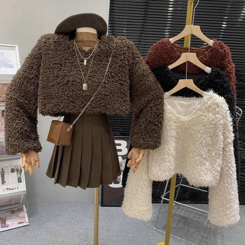 

2023 Winter New Temperament Loose V-neck Fur Splice Short Pullover Long Sleeve top for Women