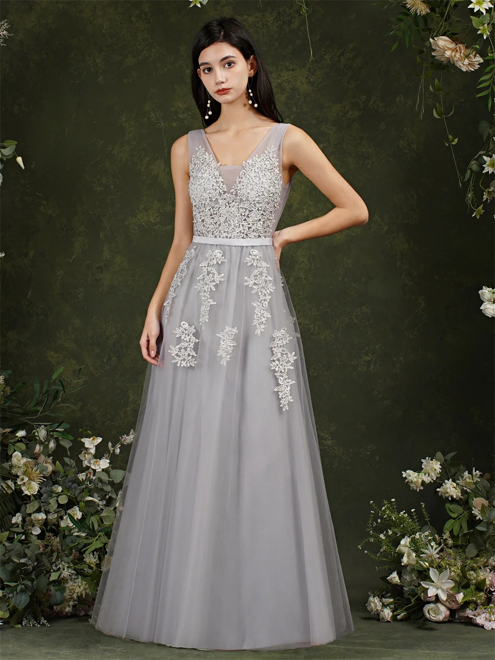 

Grey V neck Lace Bridesmaid Dress For Summer Beach Wedding Party Sexy Backless Appliques Floor Length Women A Line Prom Gown