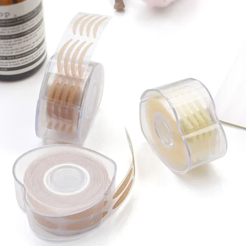 Double Fold Eyelid Tape 600Pcs Eye Lift Strips Double Eyelid Tape Eyelid Stripe Big Eyes Invisible Double Fold Sticker Makeup Tool