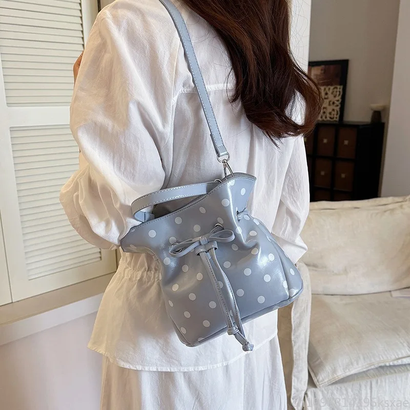 Borsa a Spalla da Donna a Pois, Borsa a Secchiello Color Block in Ecopelle, Tracolla con Manico Superiore, Casual per il Pendolarismo e l'Uso Quotidiano - immagine 2