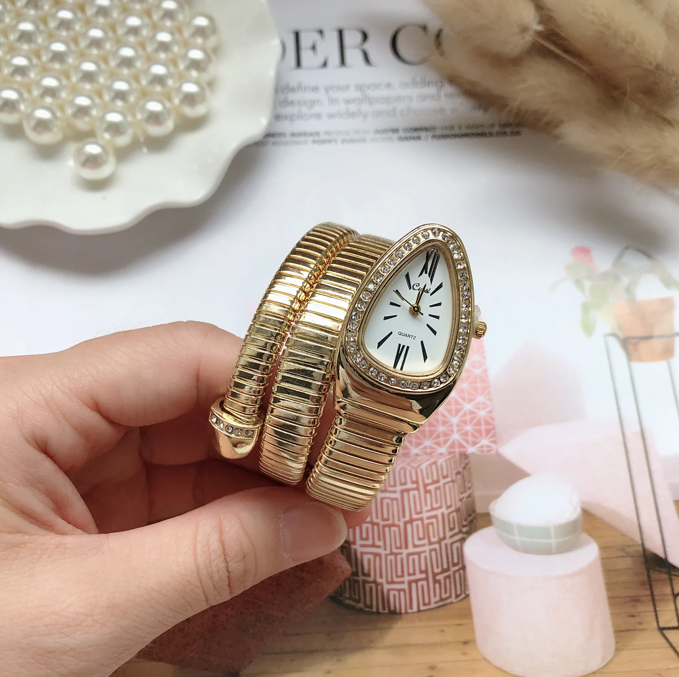 Women Watches Women Luxury Brand Watch Snake Quartz Ladies Gold Watch Diamond Wristwatch Female Fashion Bracelet Watches Clock