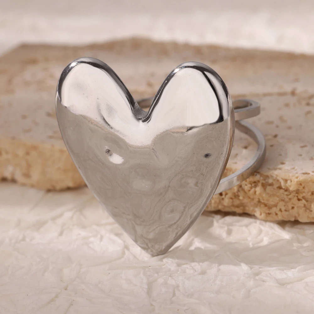 Stainless Steel Ring Key feature: Heart Texture Rings Gold Color
